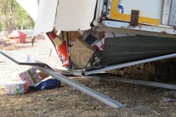 Un camión vuelca en el acceso a Telde desde la GC-1/TA.